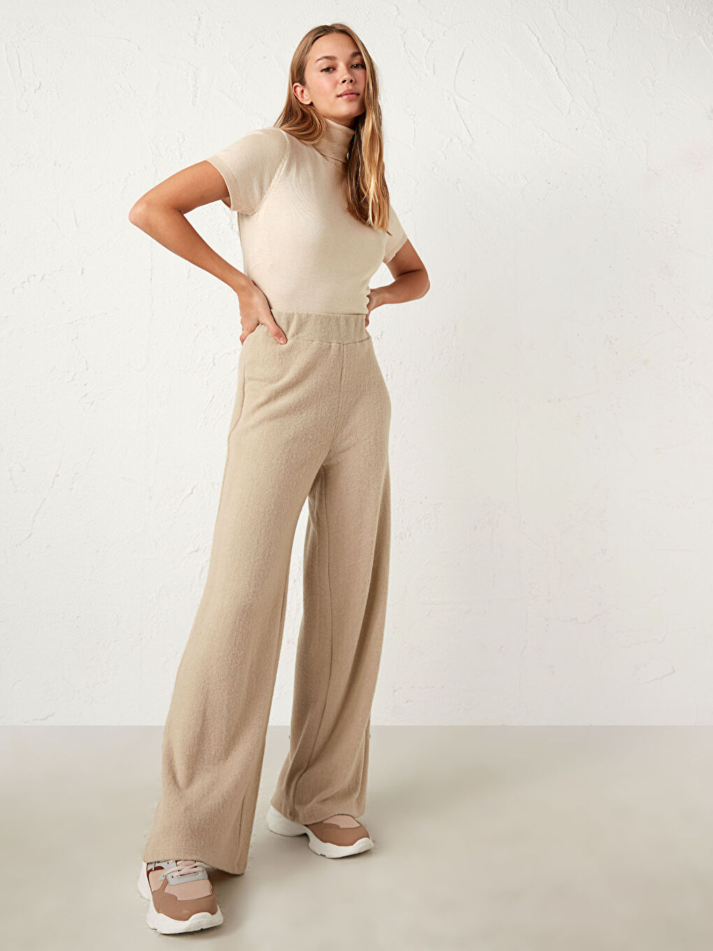 Wide Leg Trousers in Textured Fabric-1