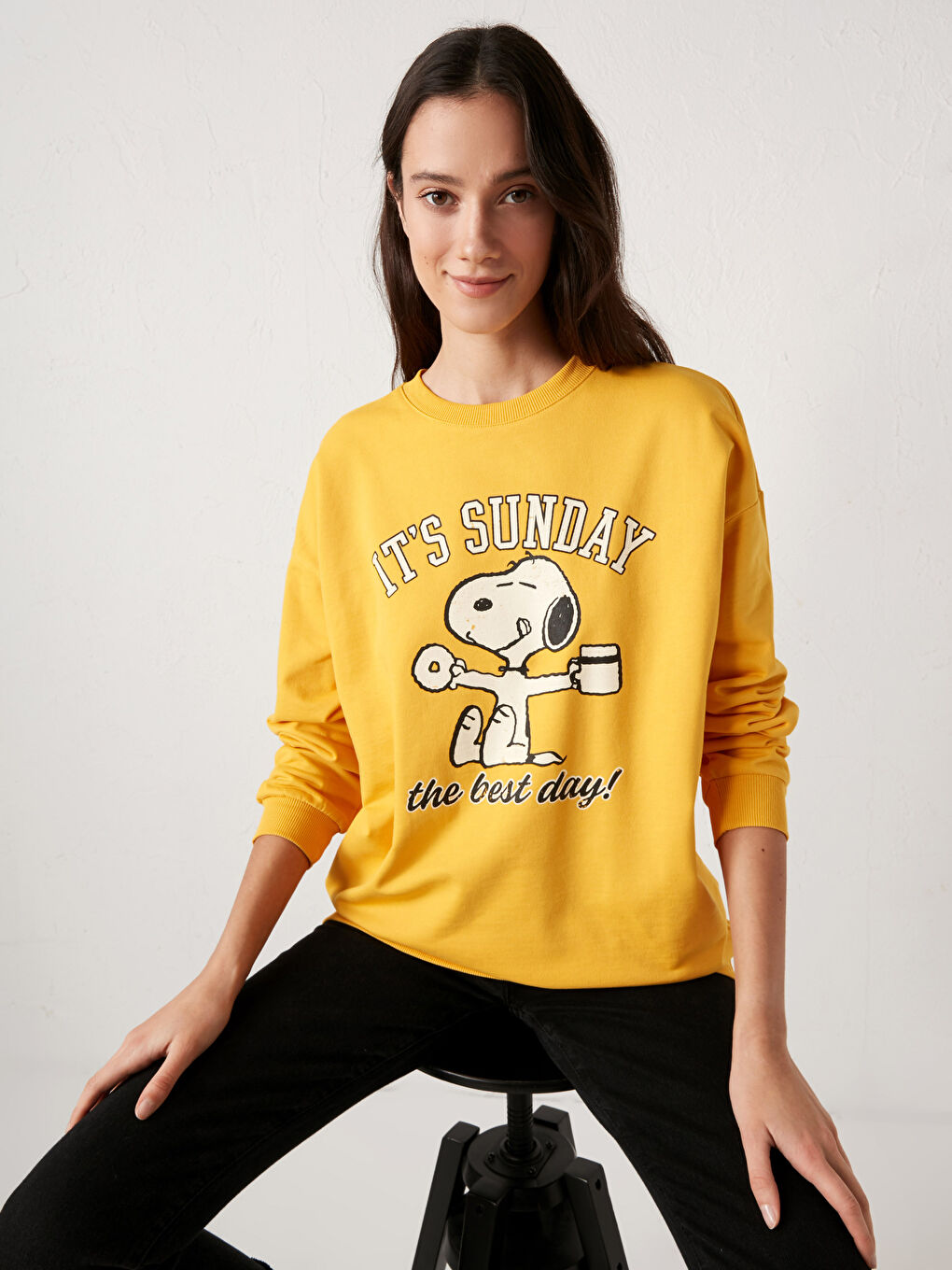 Дөңгелек жағалы snoopy принтті свитшот