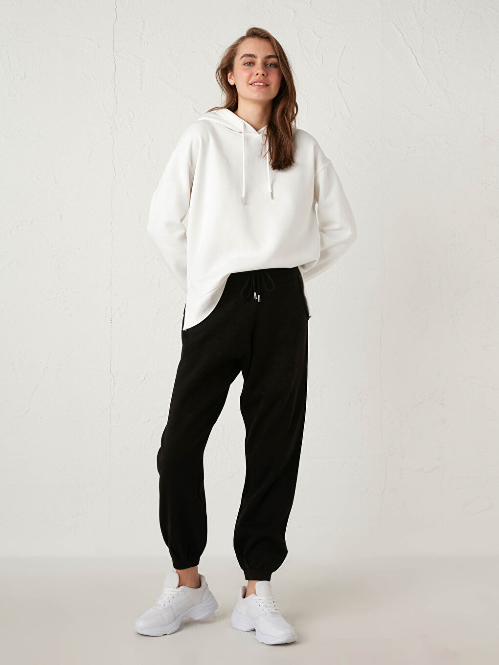 Pantalon Tricot à Fermeture Détailée-1