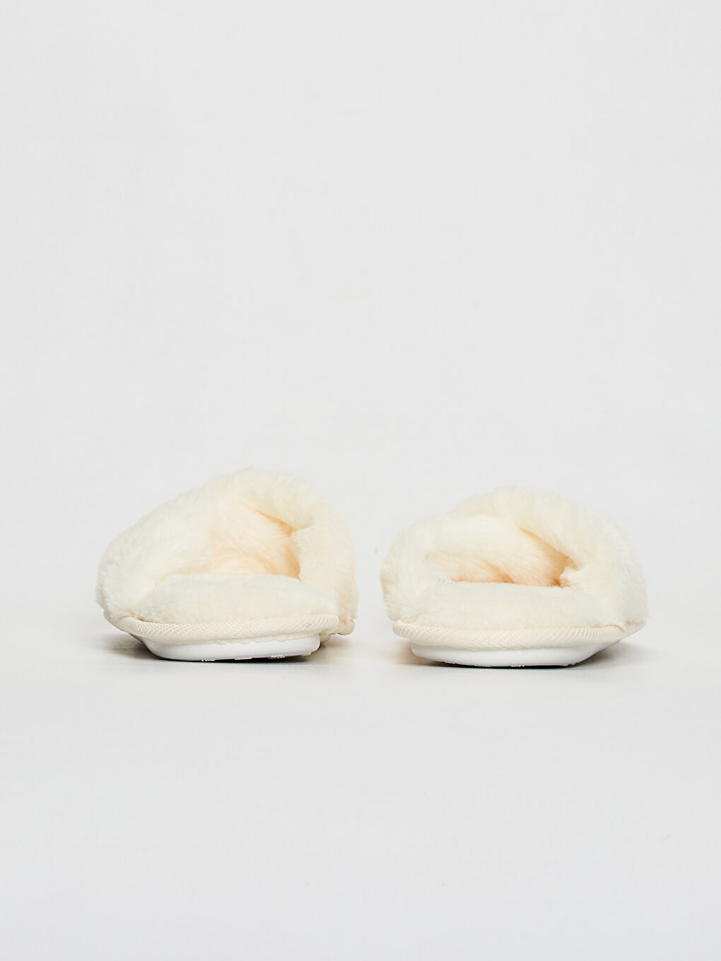 Beyaz Kadın Peluş Çapraz Bantlı Ev Terliği-3