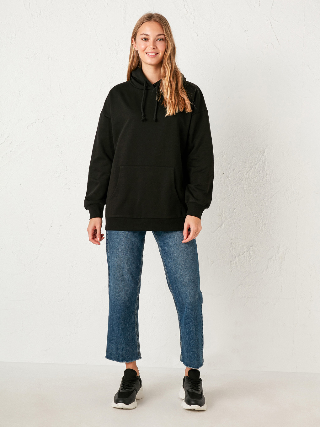 Siyah Kapüşonlu Basic Sweatshirt-2