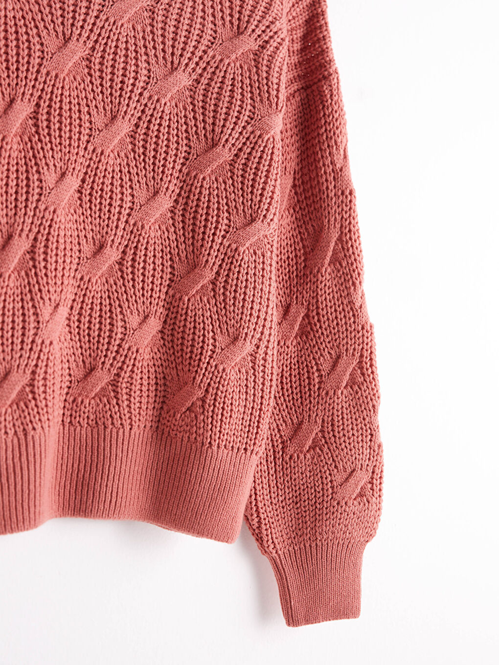 Трикотажный джемпер с воротником под горло-5