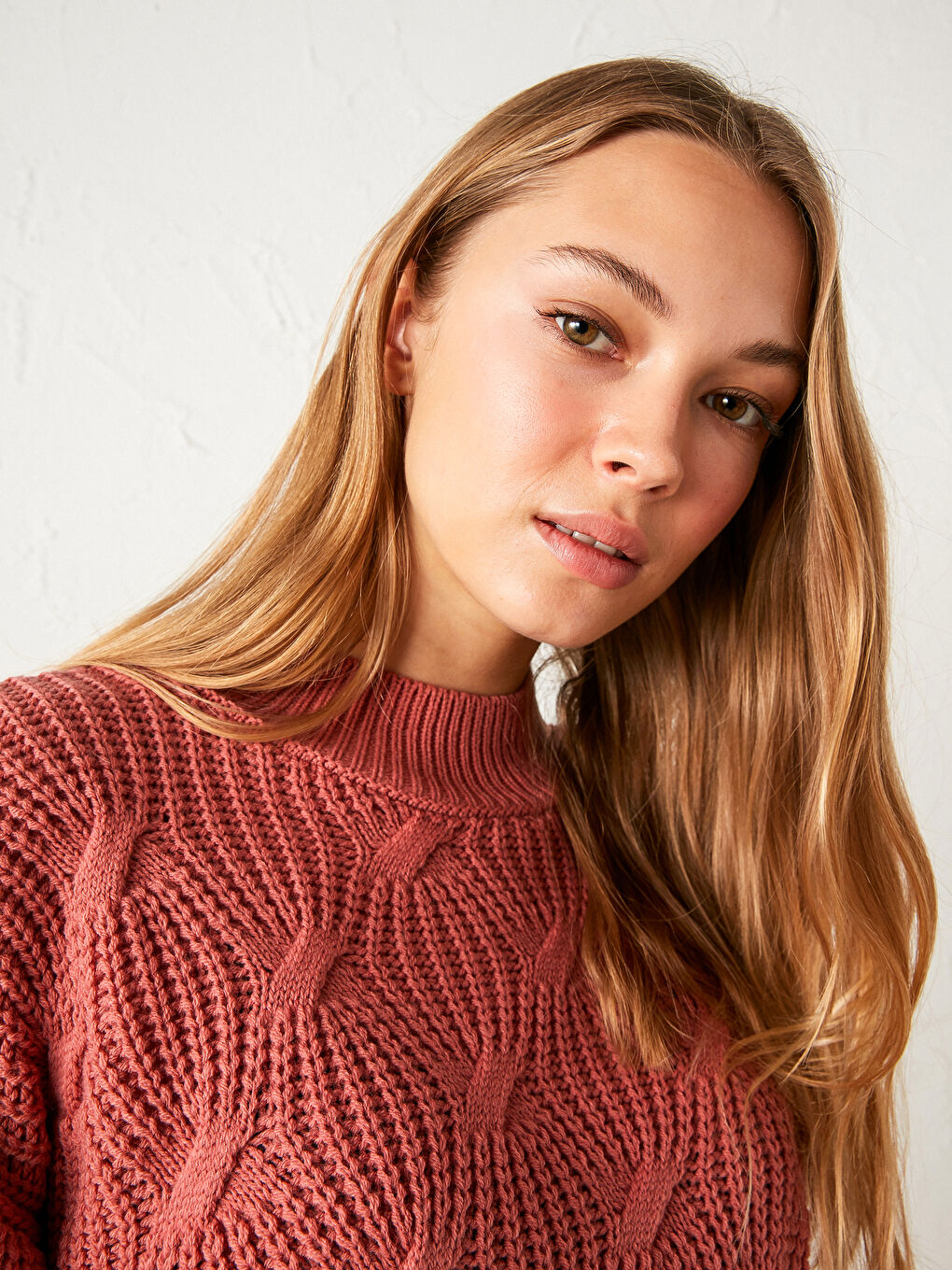 Трикотажный джемпер с воротником под горло-2