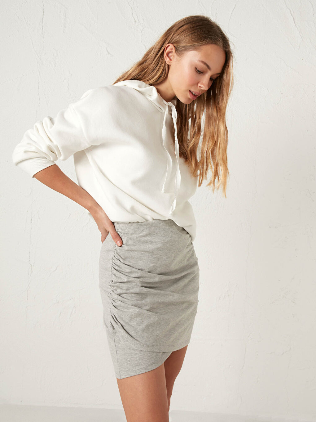 Textured Fabric Pleated Skirt-1
