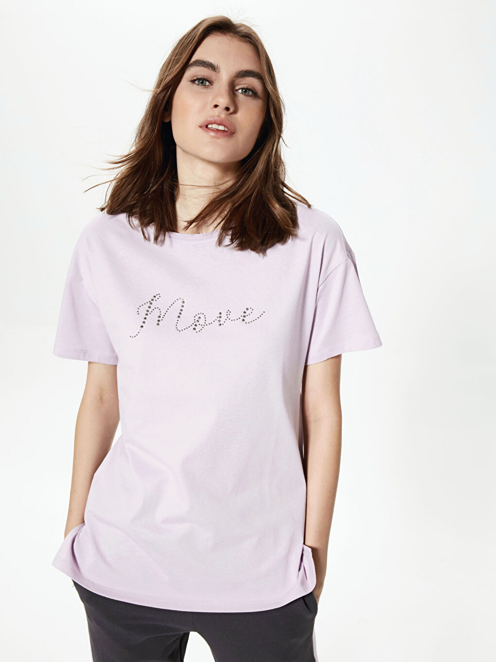 Lila Nakışlı Kısa Kollu Bisiklet Yaka Tişört