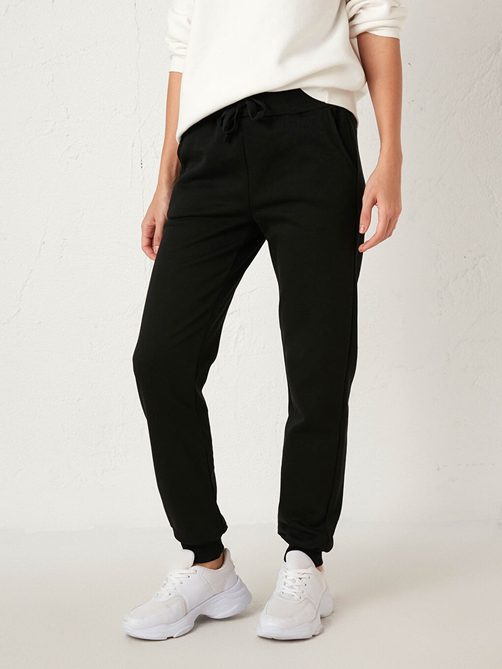 Elastic Waist Jogger Sweatpants-3