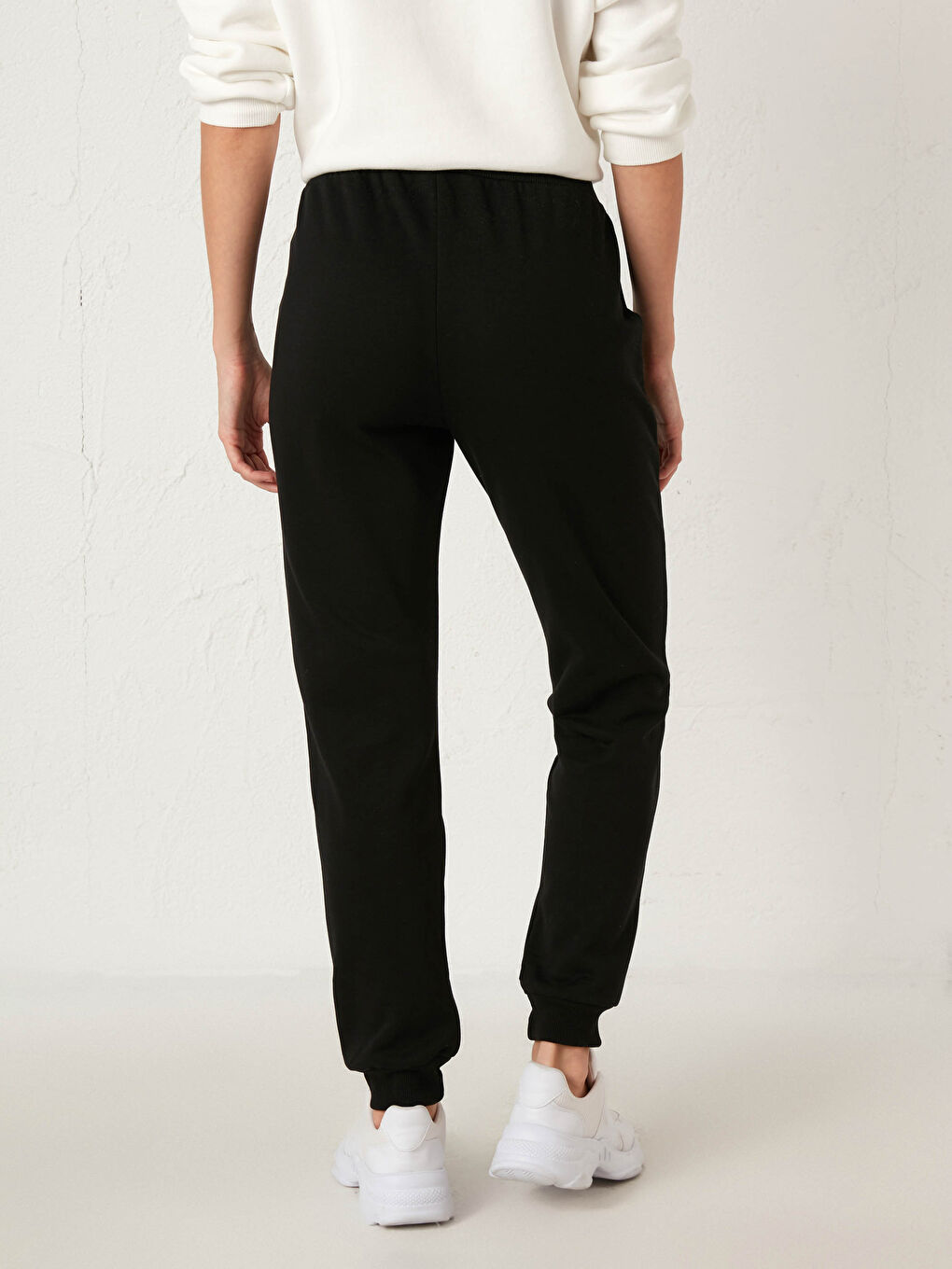 Elastic Waist Jogger Sweatpants-4
