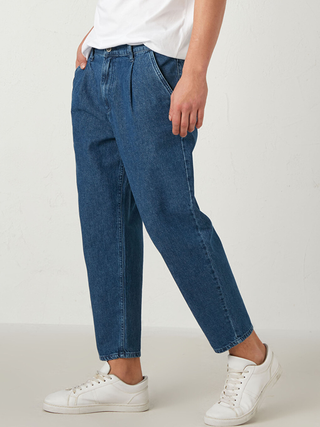 Balloon Fit Jeans-2