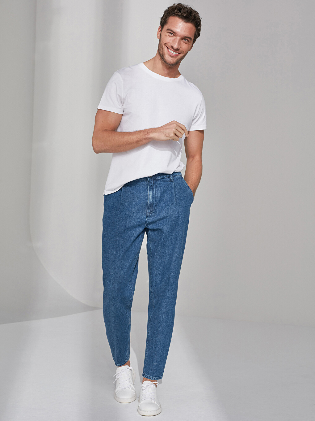 Balloon Fit Jeans-7