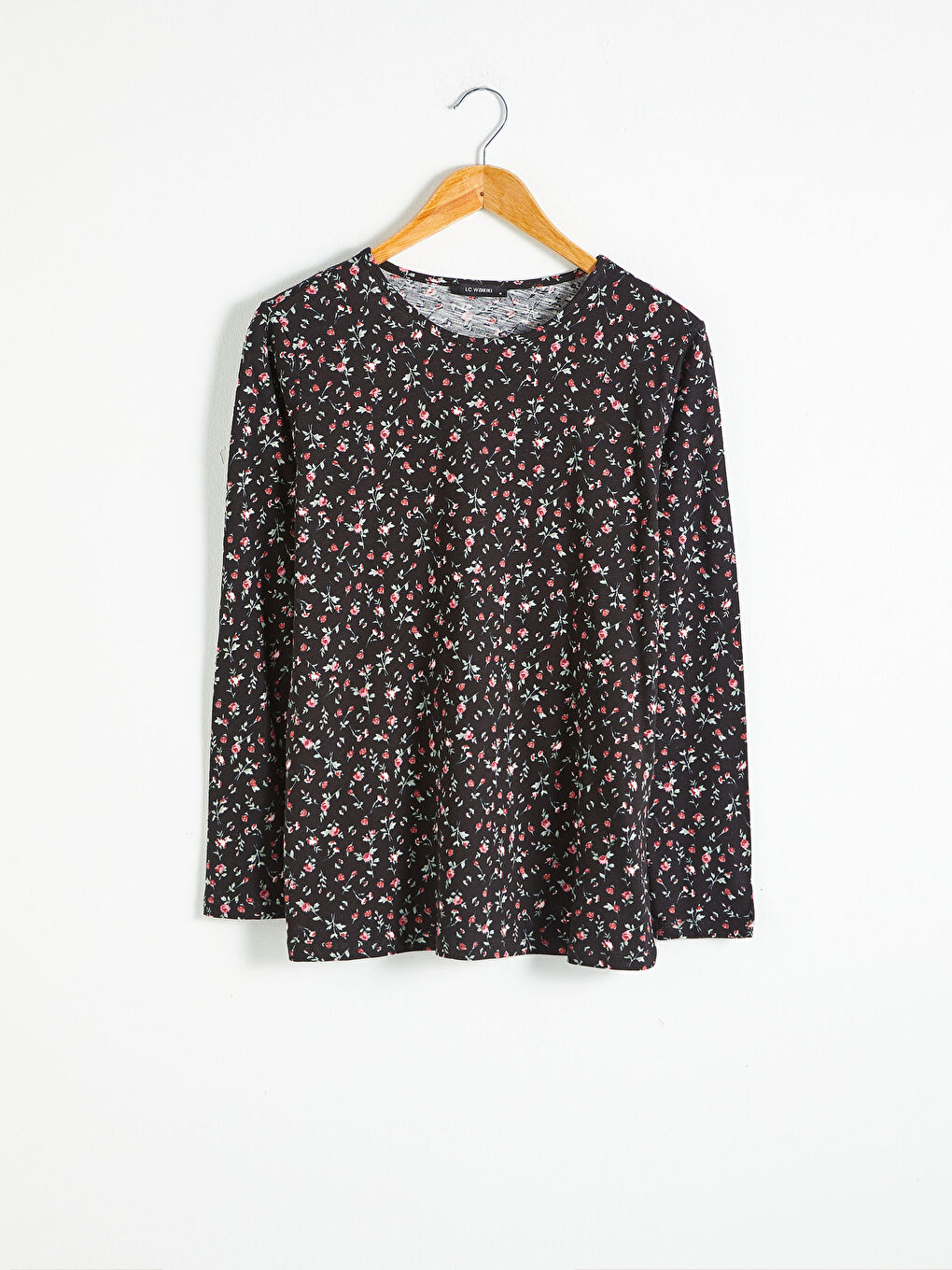 Siyah Çiçek Desenli Pamuklu Tişört-5