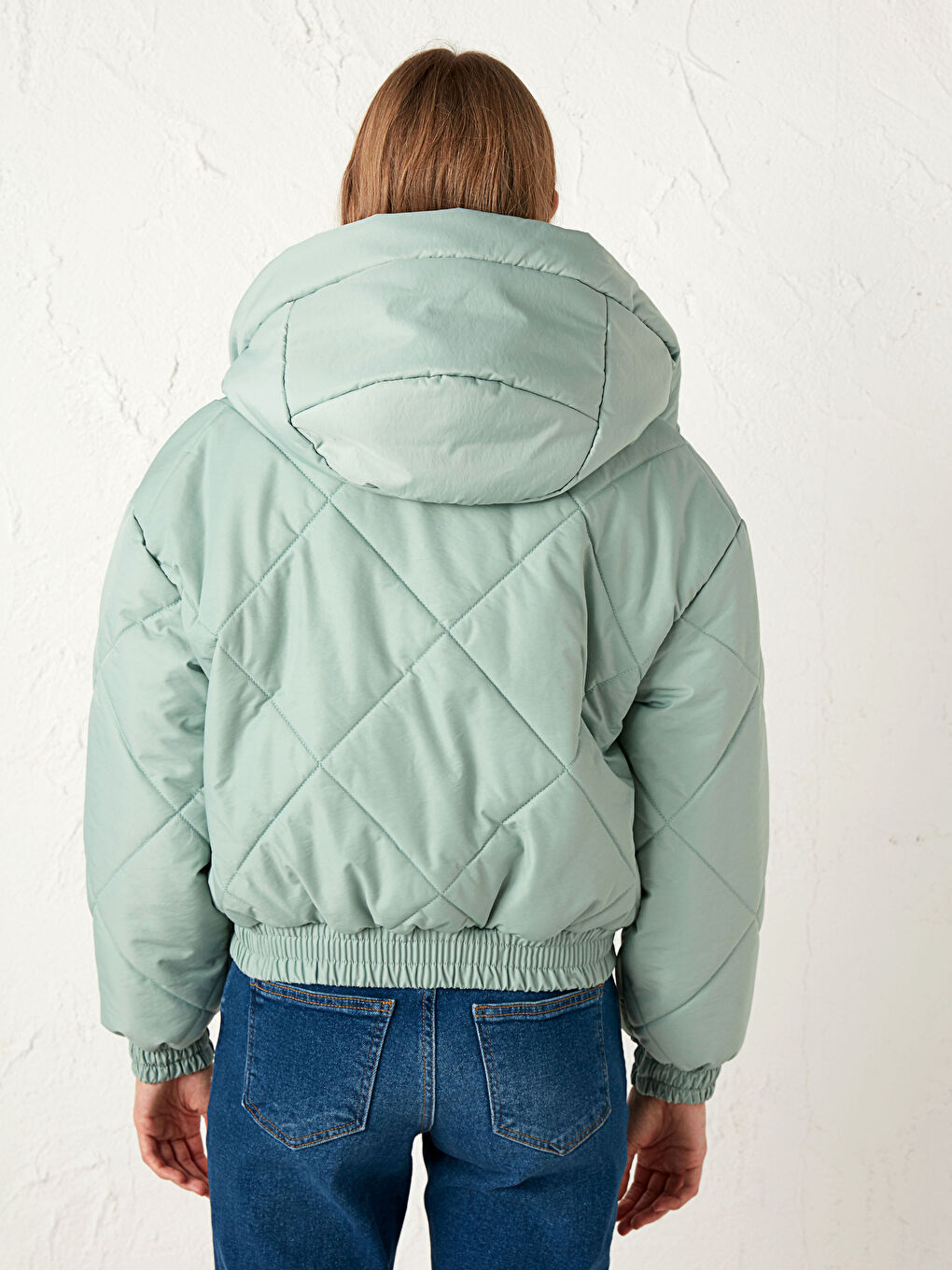 Женский пуховик с капюшоном и длинным рукавом-6