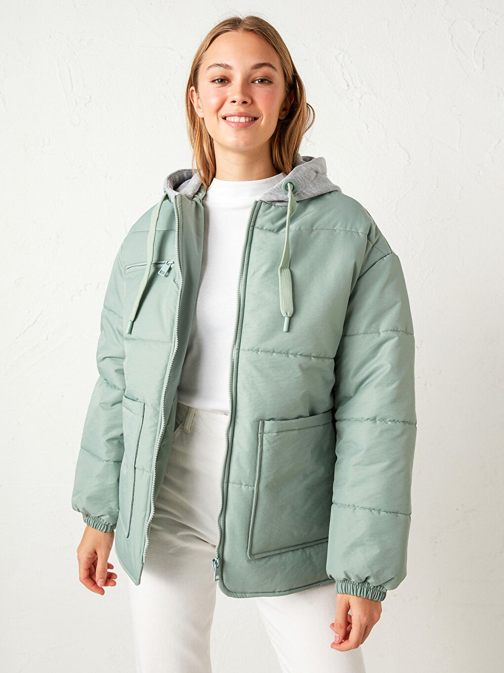 Women's Down Jacket With Hooded Long Sleeve