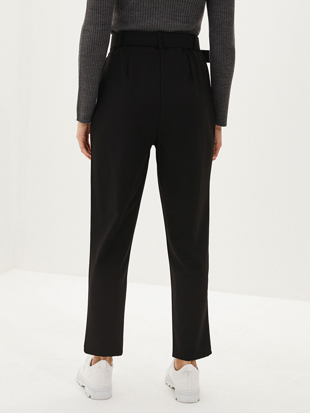 Siyah Beli Kemerli Bilek Boy Pantolon-3