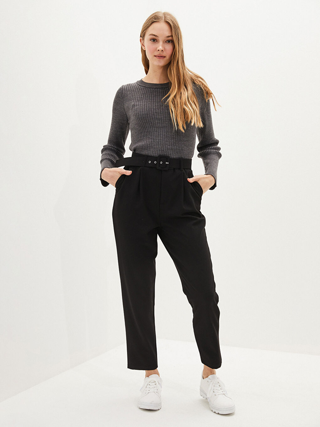 Siyah Beli Kemerli Bilek Boy Pantolon-1