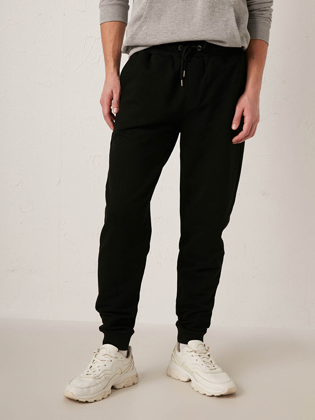 Siyah Standart Kalıp Jogger Eşofman Altı-3