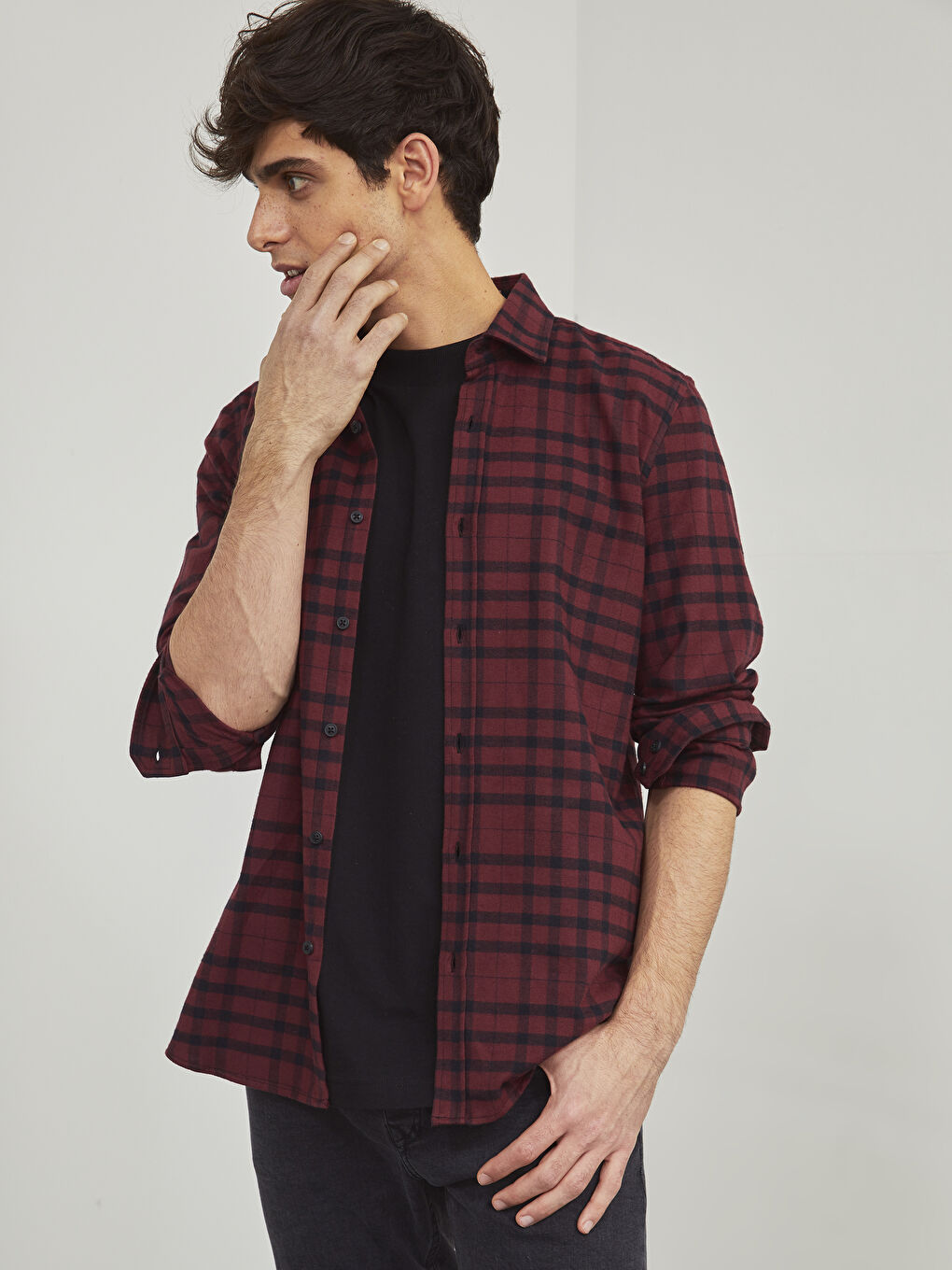 Slim Fit Long Sleeve Plaid Men's Flannel Shirt-1