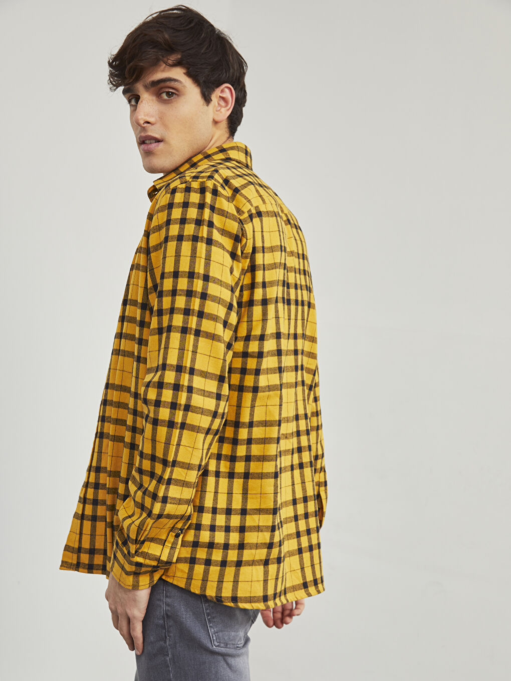 Slim Fit Long Sleeve Plaid Men's Flannel Shirt-1