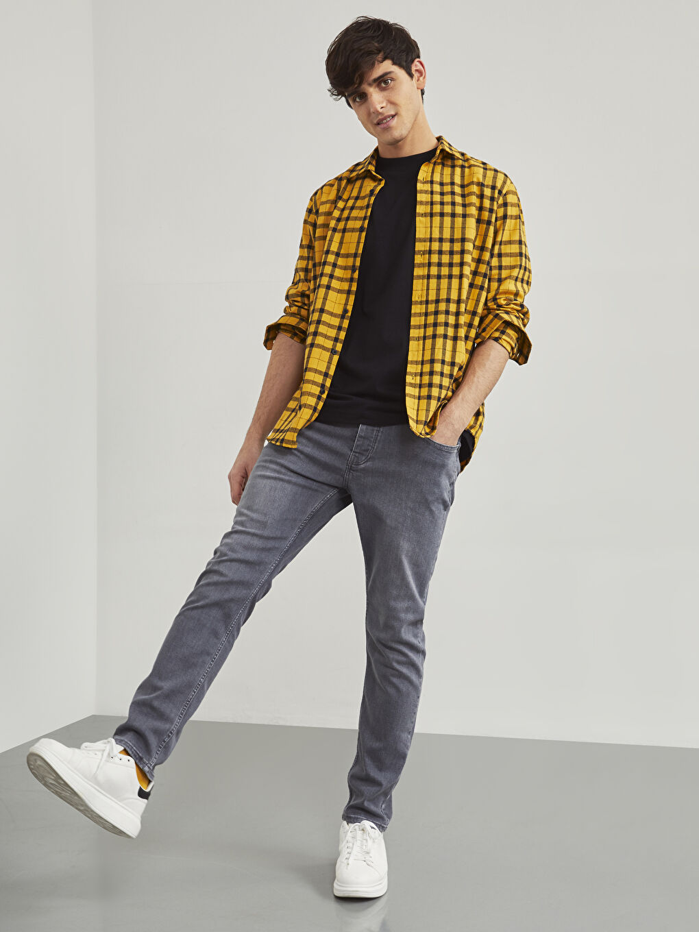 Slim Fit Long Sleeve Plaid Men's Flannel Shirt-3