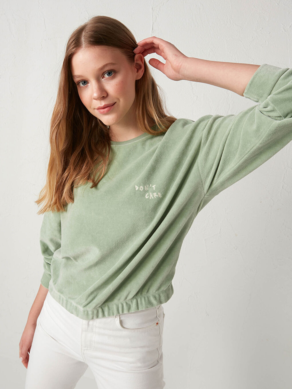 LCW Vision Slogan Printed Velvet Sweatshirt -0WHR65Z8-FKS