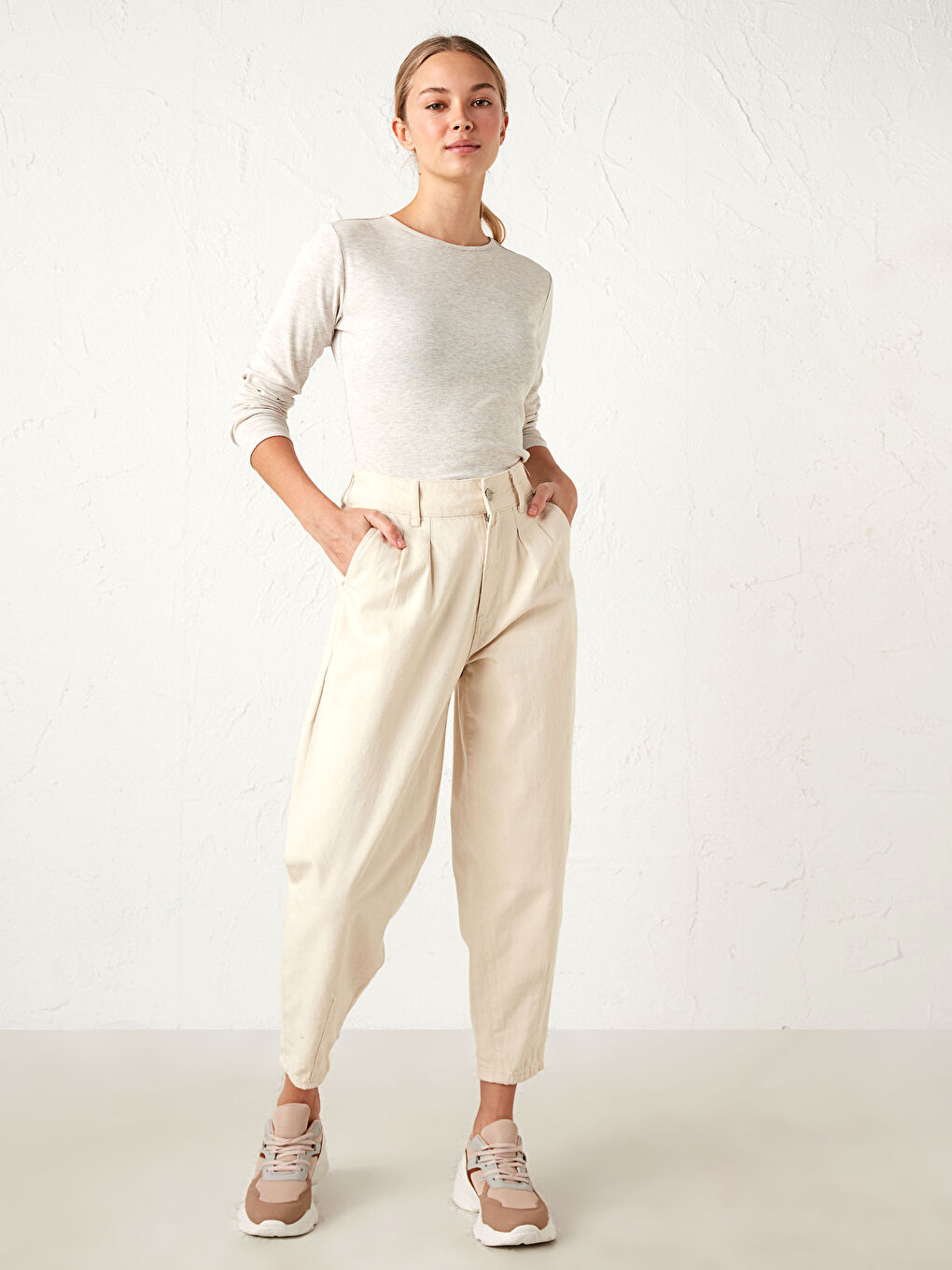 Bej Bisiklet Yaka Basic Uzun Kollu Tişört-2