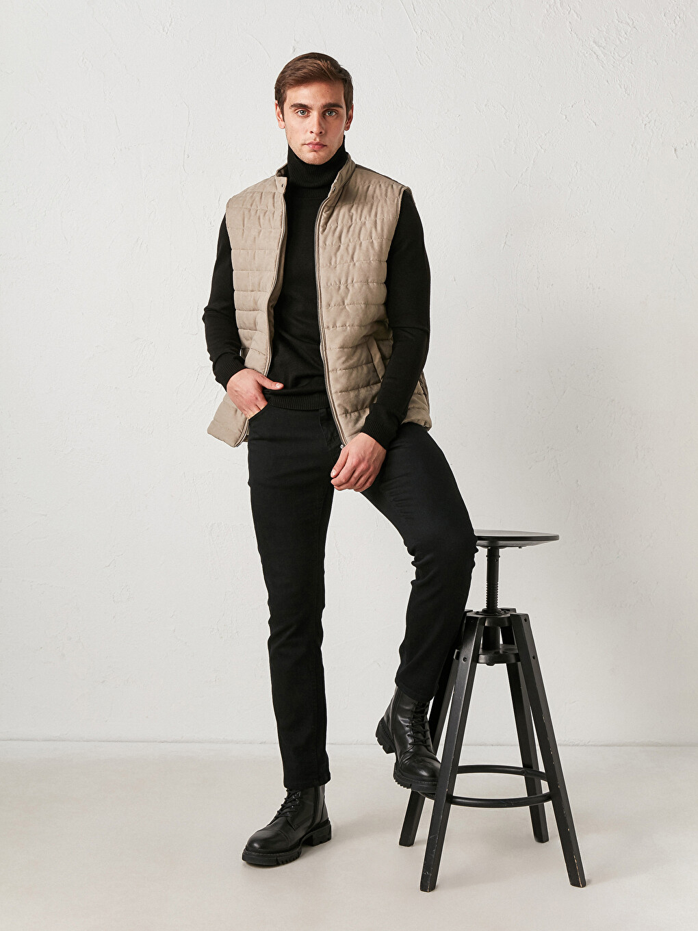 Slim Fit Men's Suede Vest-4