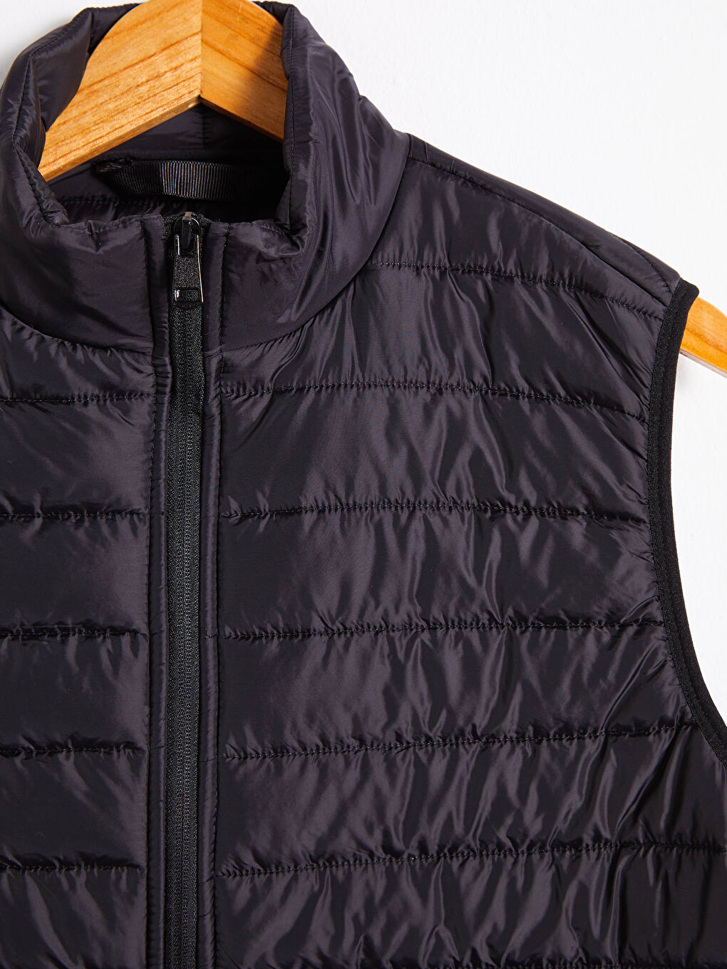 Siyah Dik Yaka Şişme Yelek-5