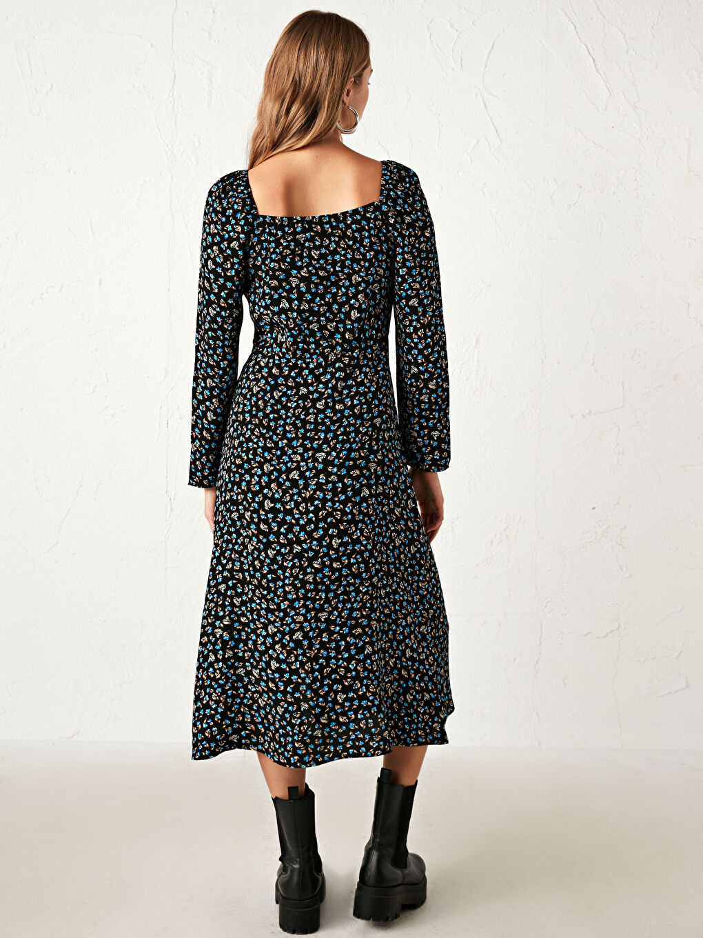 Siyah Çiçek Desenli Midi Elbise-4