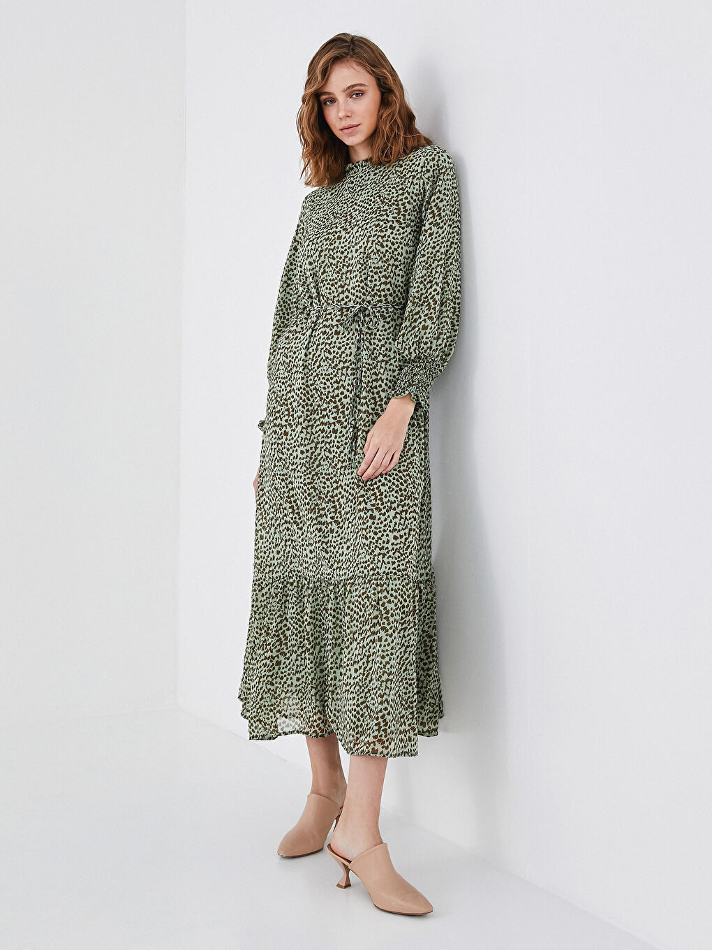 Yeşil Kuşaklı Desenli Şifon Elbise-4