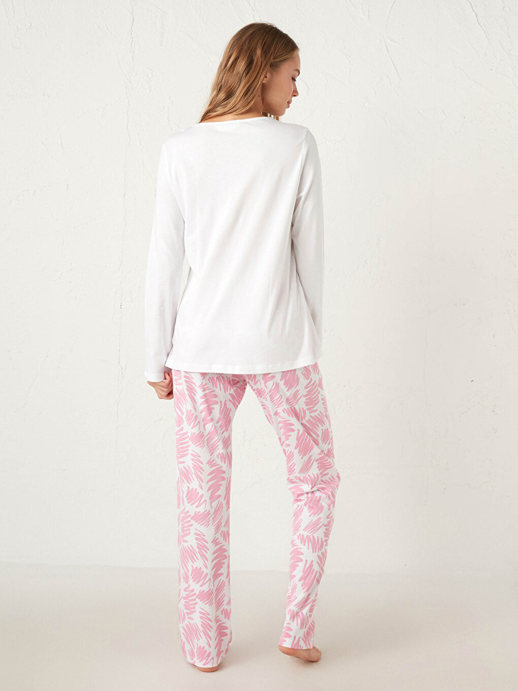 Beyaz Yazı Baskılı Pijama Takımı-5