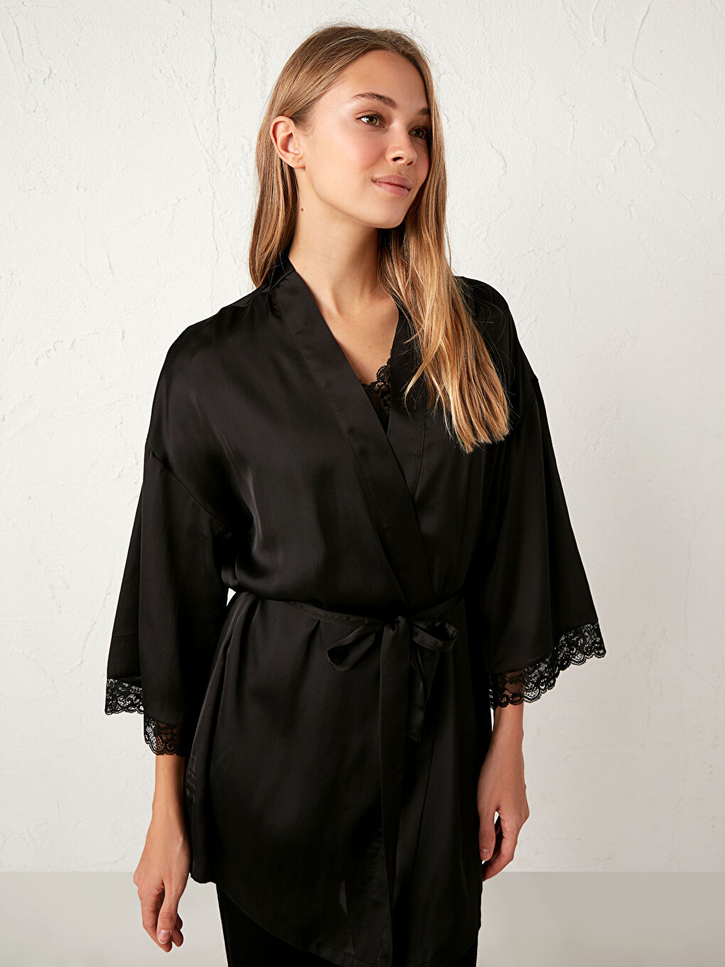 Robe de Chambre en Satin à Ceinture