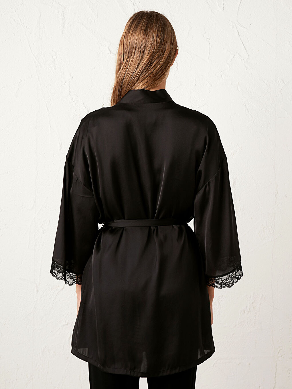 Robe de Chambre en Satin à Ceinture-3