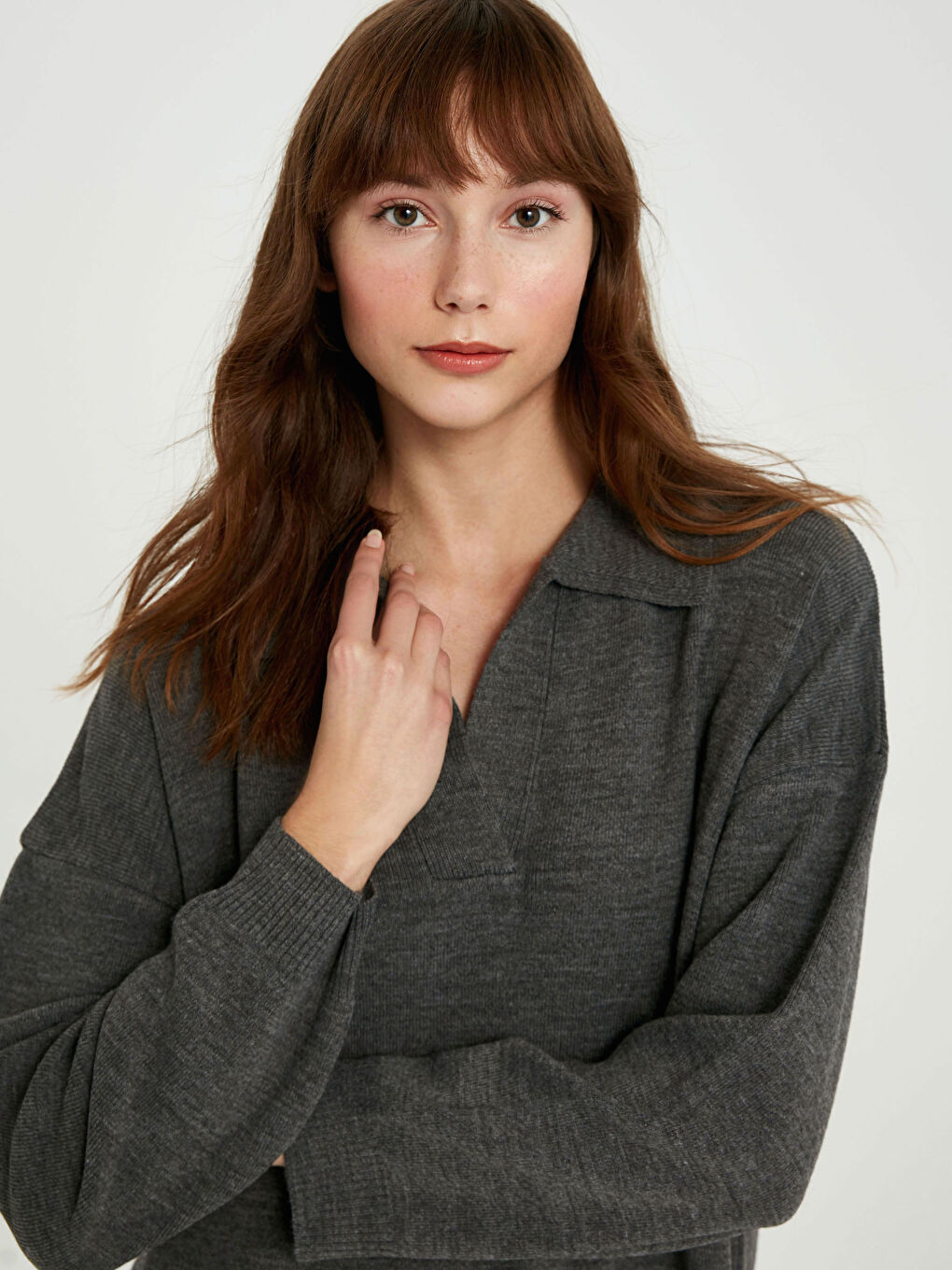 Gri V Yaka Akrilik Triko Elbise-3