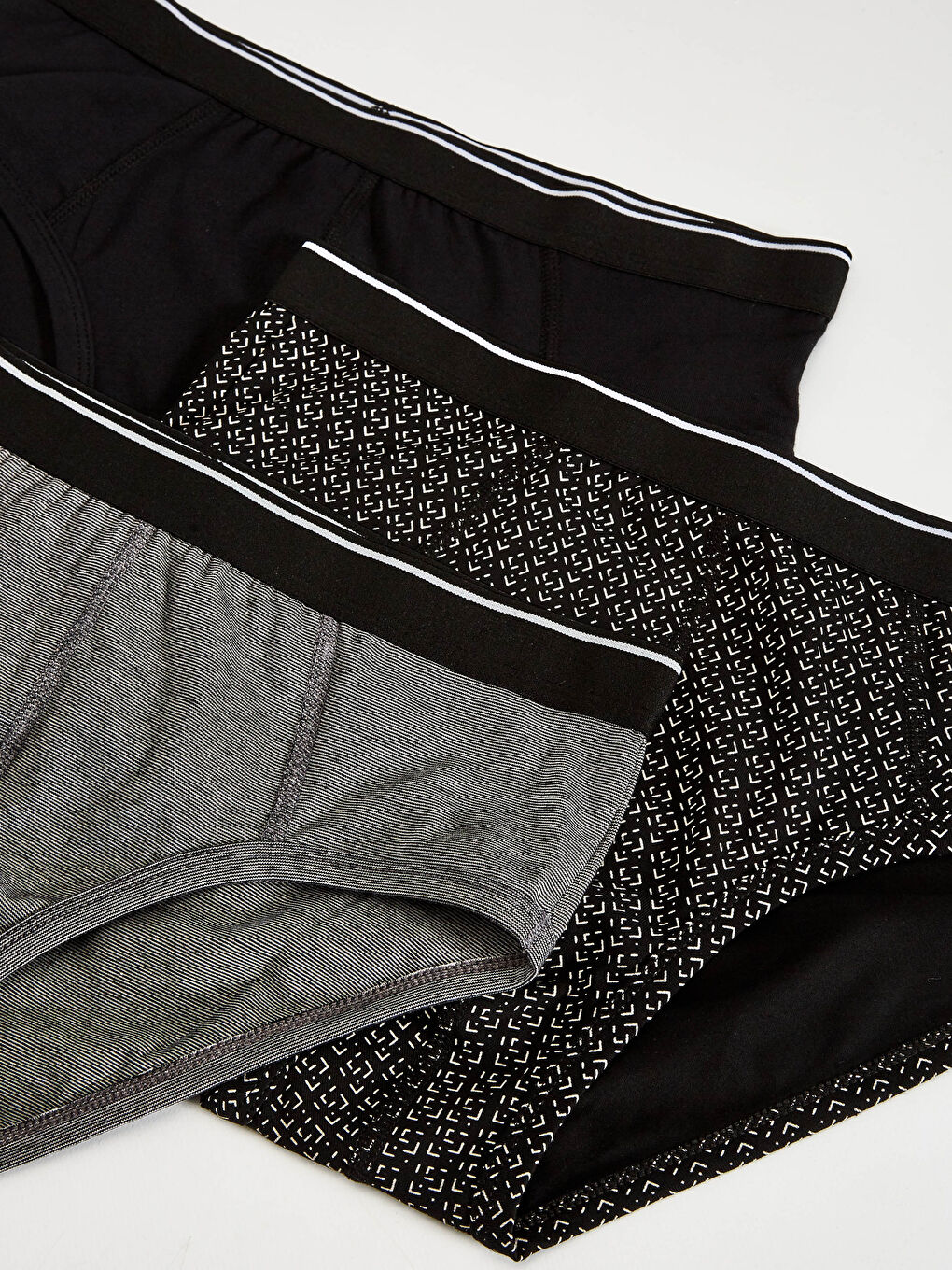 3-ცალიანი ელასტიური ქსოვილის სტანდარტული მორგების ტრუსი-1