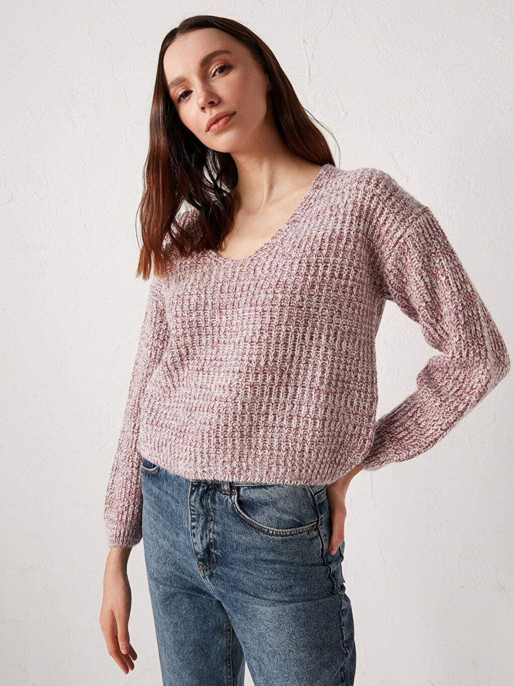 Bordo Kendinden Desenli V Yaka Triko Kazak