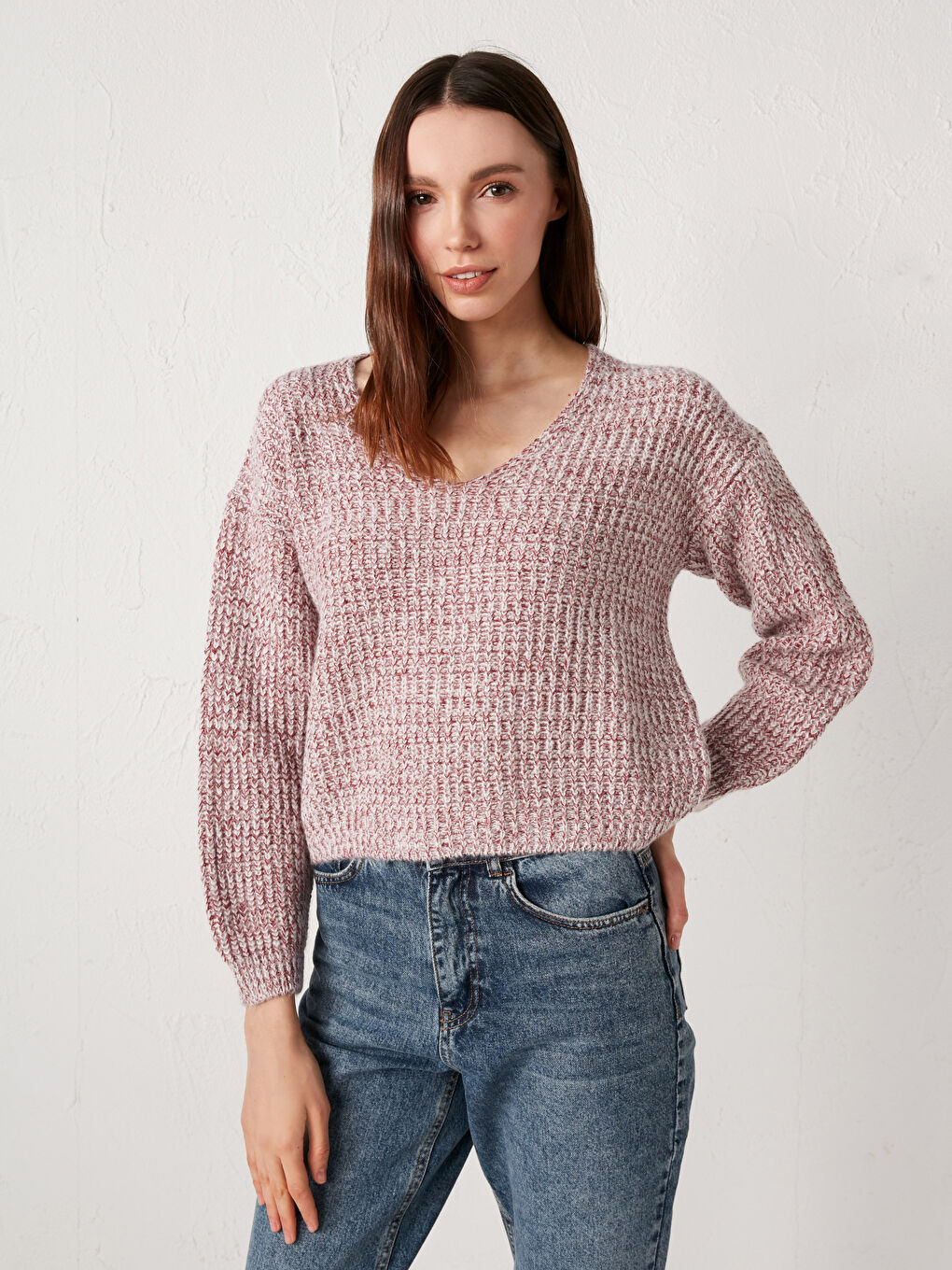 Bordo Kendinden Desenli V Yaka Triko Kazak-1