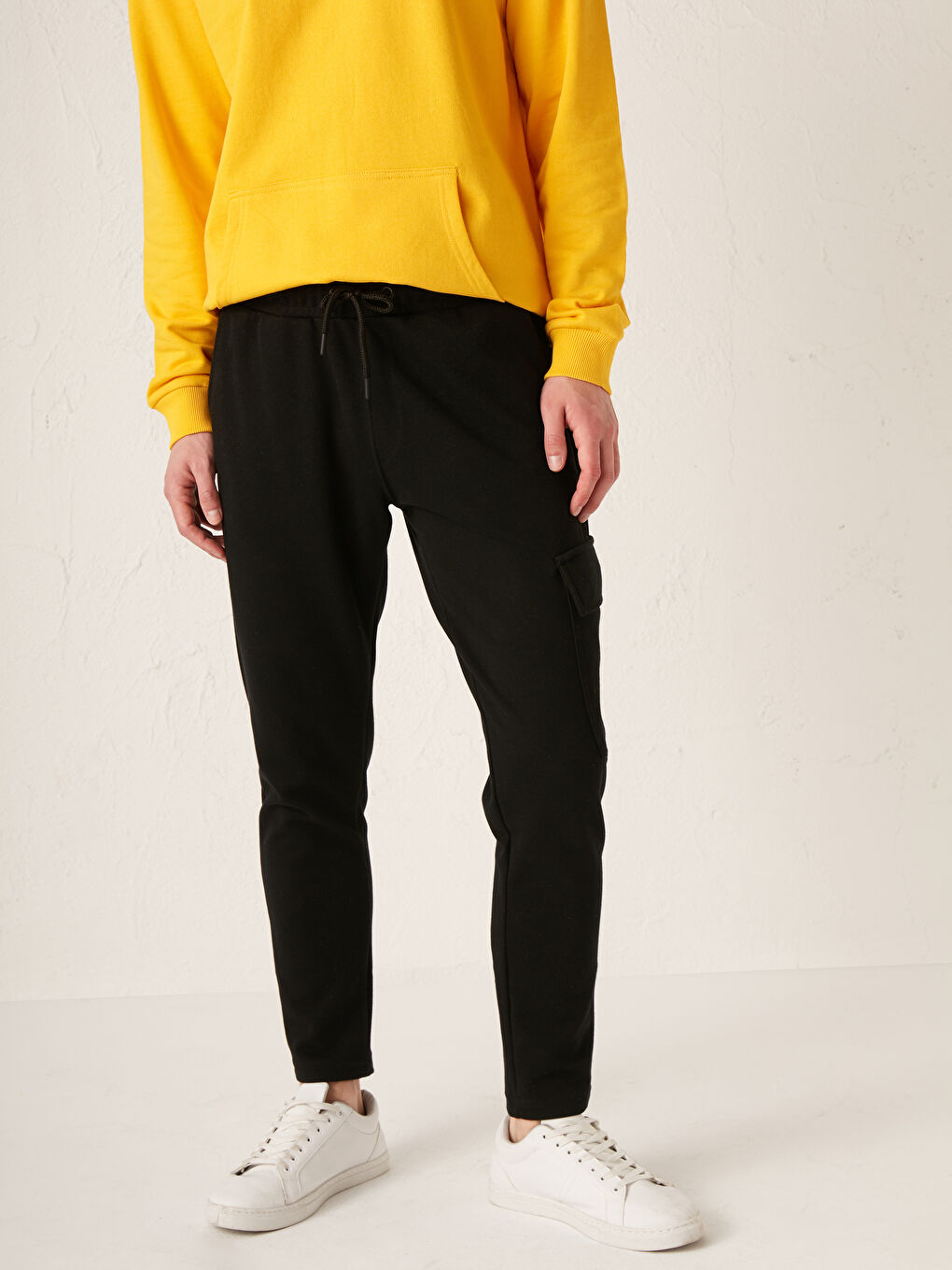 Siyah Slim Fit Kargo Cepli Eşofman Altı-3