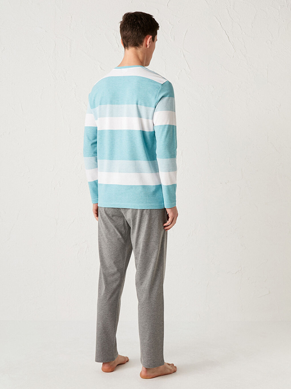 طقم بيجاما بقصة عادية-1