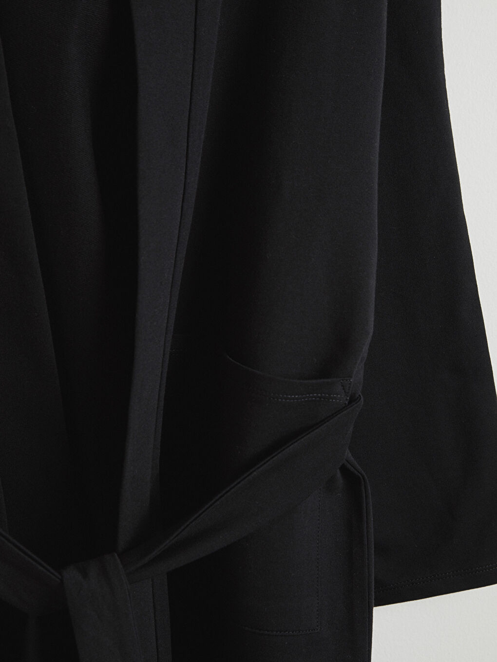 Siyah Kapüşonlu Beli Kuşaklı Sabahlık-2