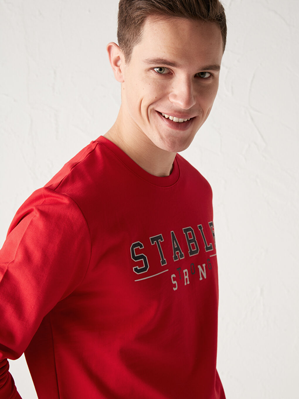 سويت شيرت مطبوع برقبة دائرية نحيف-3