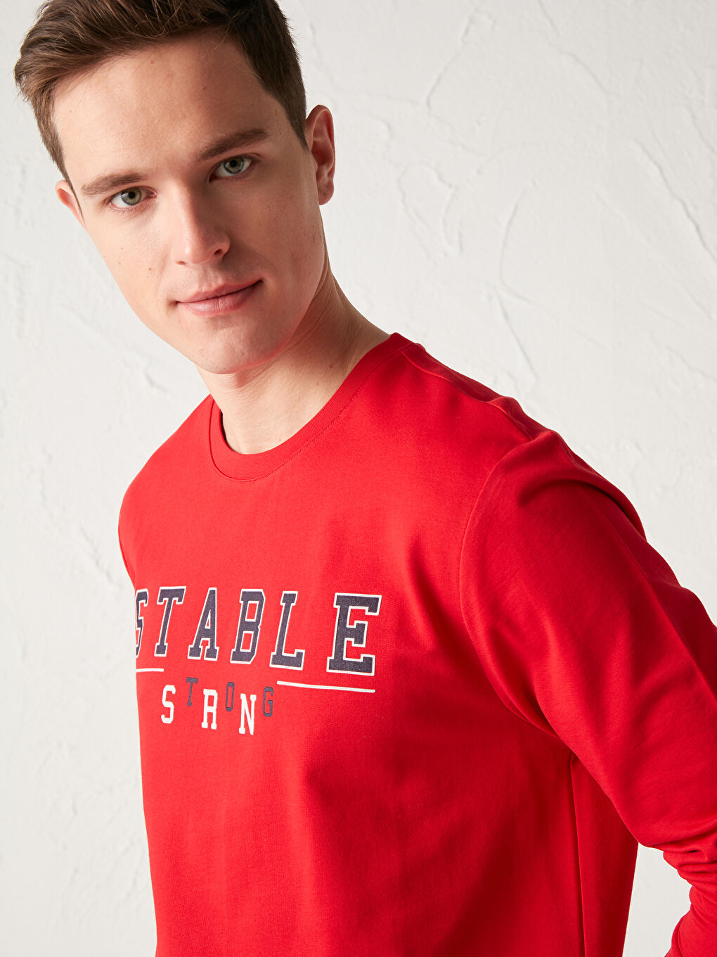 سويت شيرت مطبوع برقبة دائرية نحيف-4