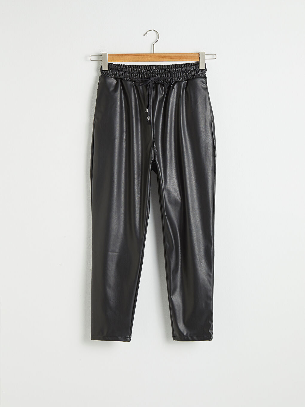 Siyah Beli Lastikli Deri Görünümlü Pantolon-6