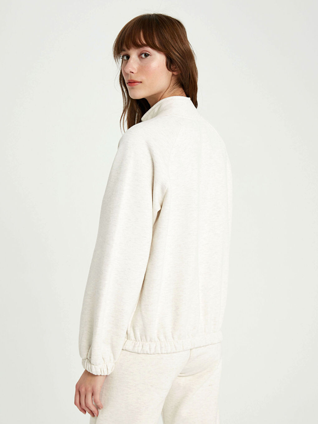 Bej Yakası Düğme Detaylı Kadın Kalın Sweatshirt-3