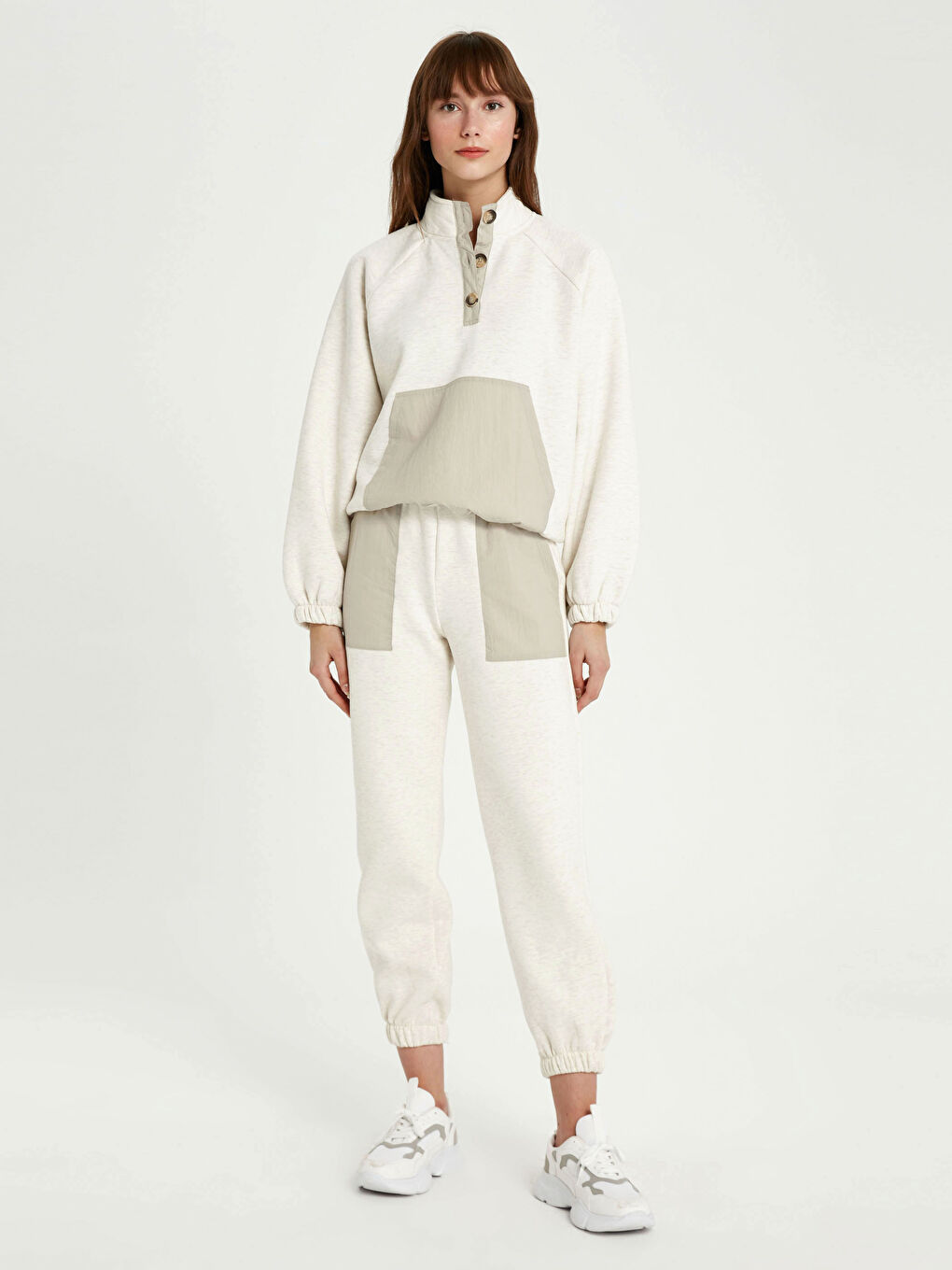 Bej Yakası Düğme Detaylı Kadın Kalın Sweatshirt-2