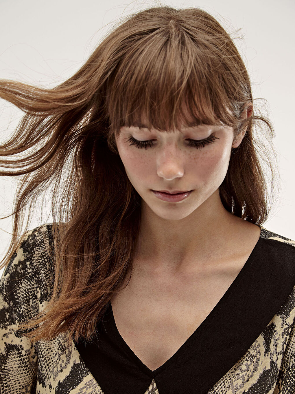 Принтті v мойынды тоқылған көйлек-1