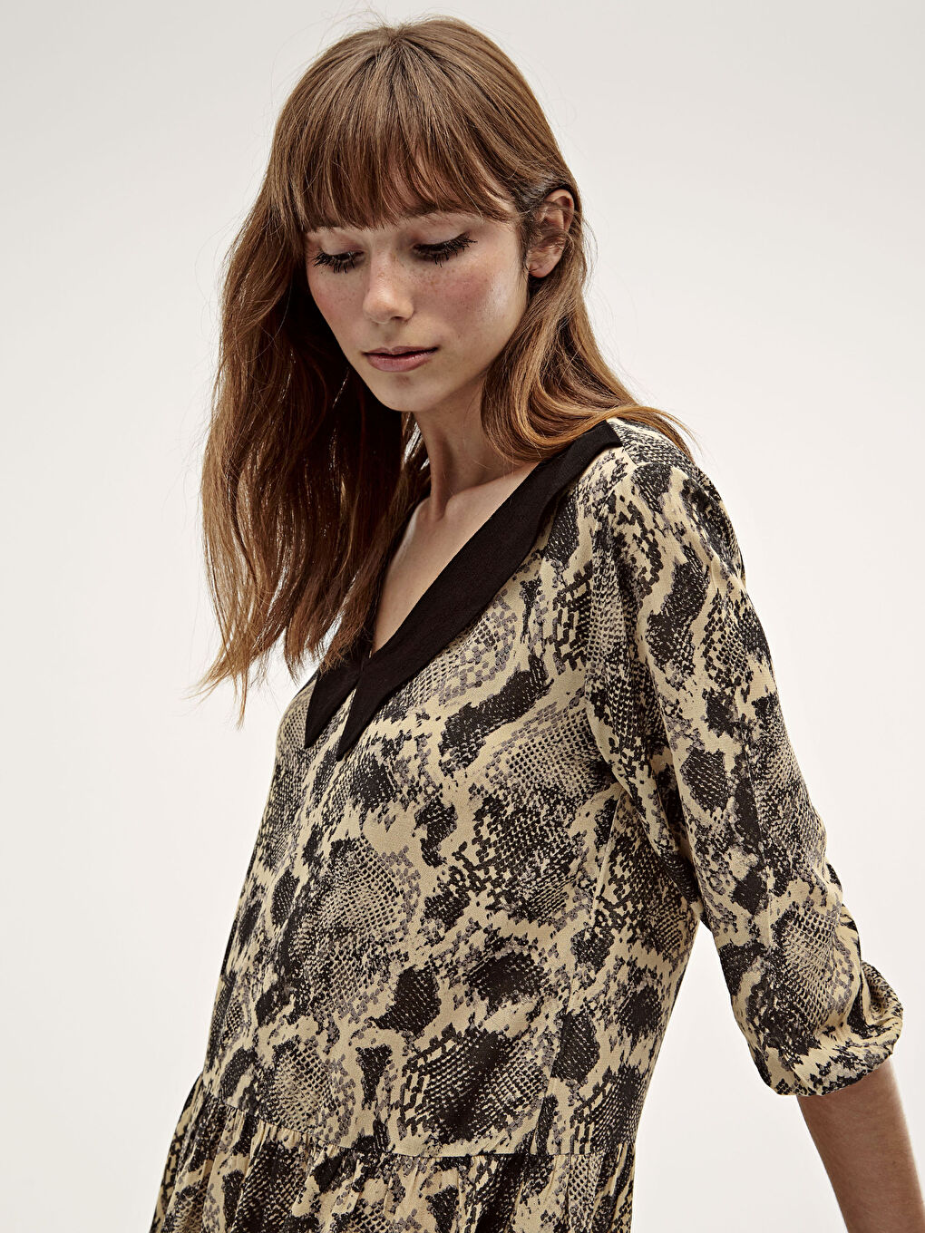 Принтті v мойынды тоқылған көйлек-3