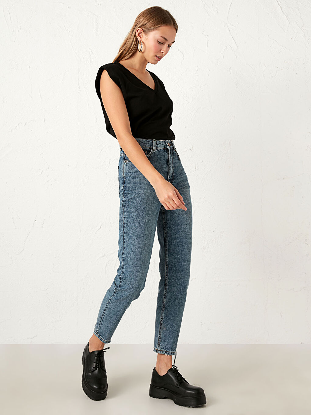 İndigo Yüksek Bel Mom Fit Kadın Jean Pantolon