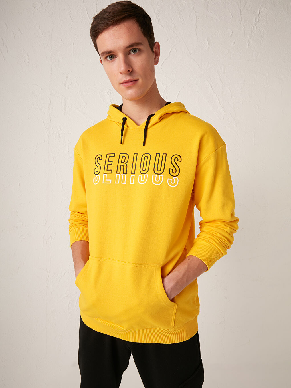 Sarı Uzun Kollu Baskılı Erkek Hoodie