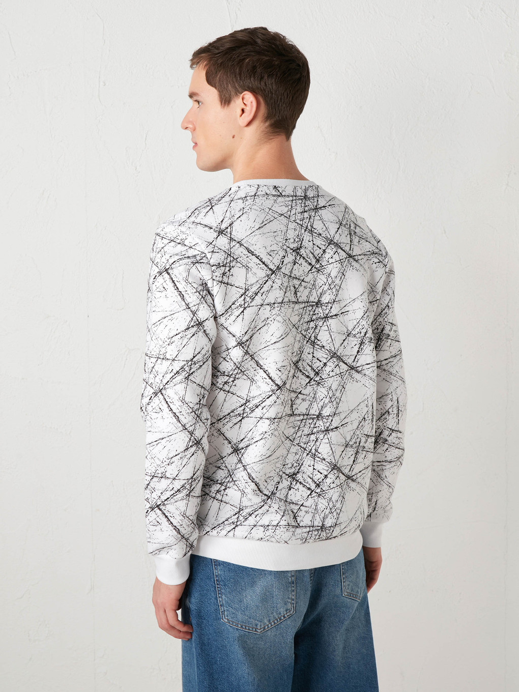 Beyaz Bisiklet Yaka Baskılı Kalın Sweatshirt-3