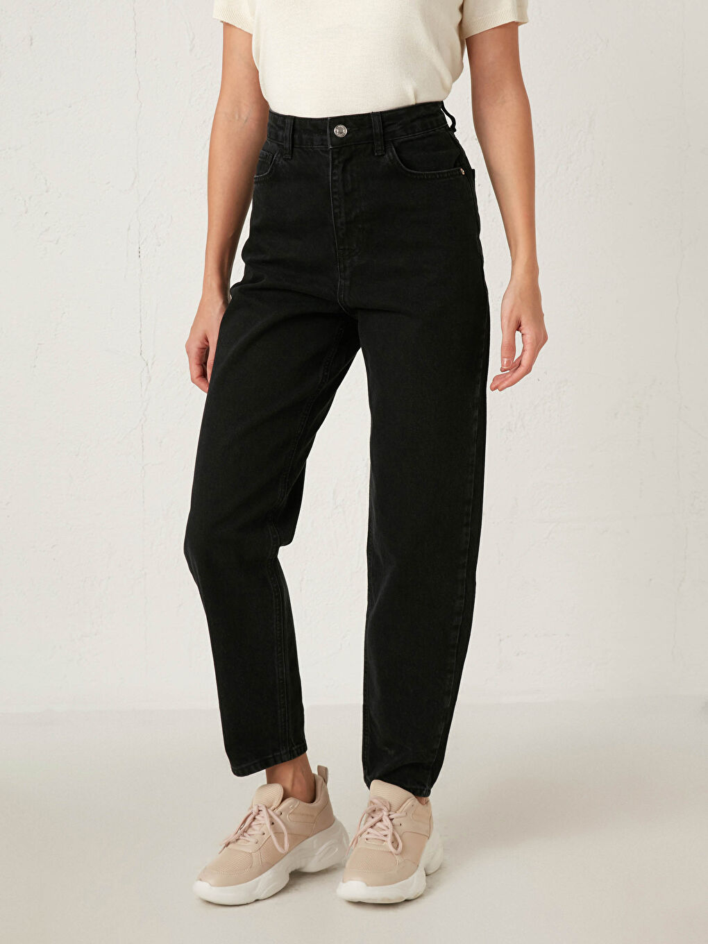 Siyah Mom Fit Kadın Jean-4