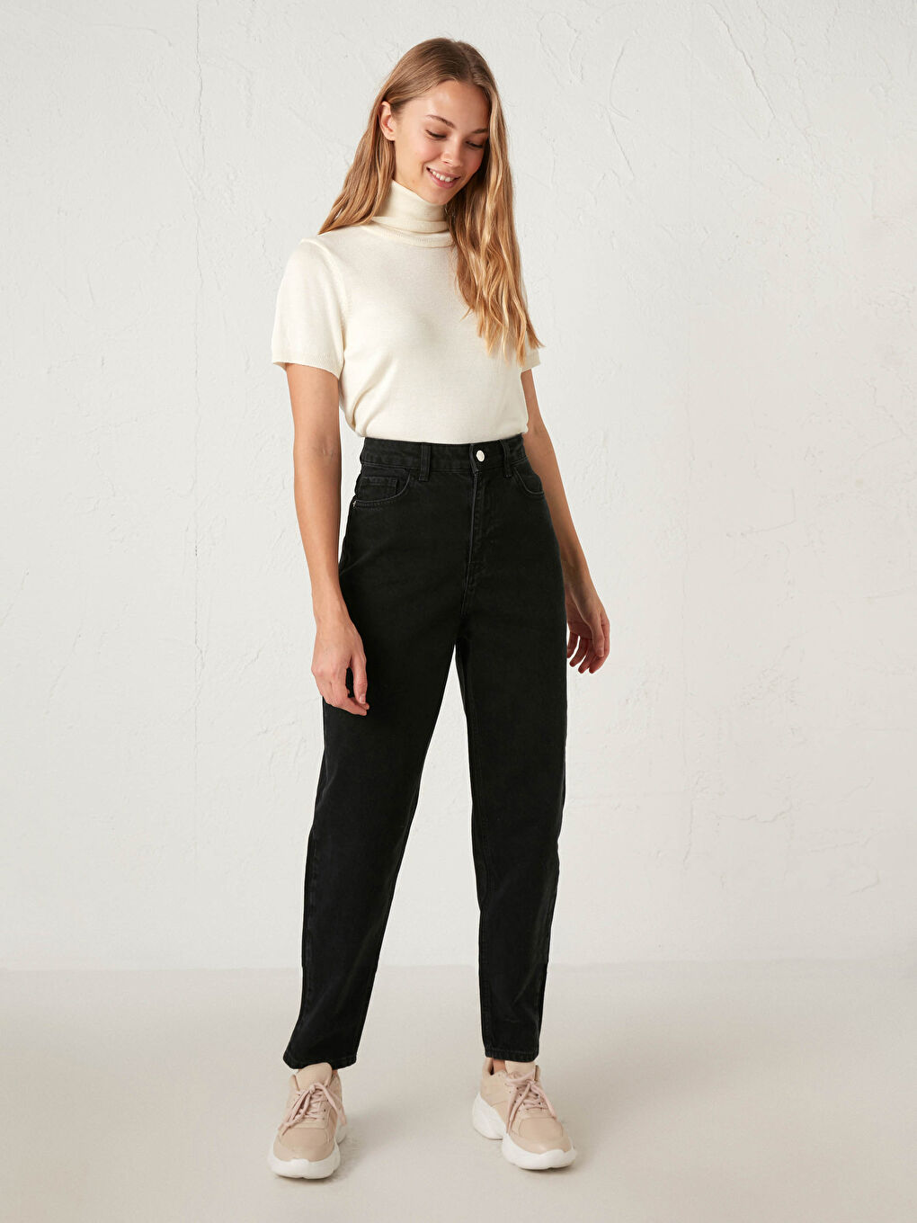 Siyah Mom Fit Kadın Jean